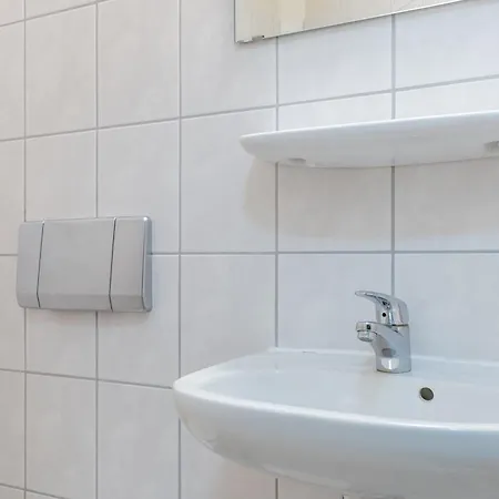 Apartment 401, Seepark *